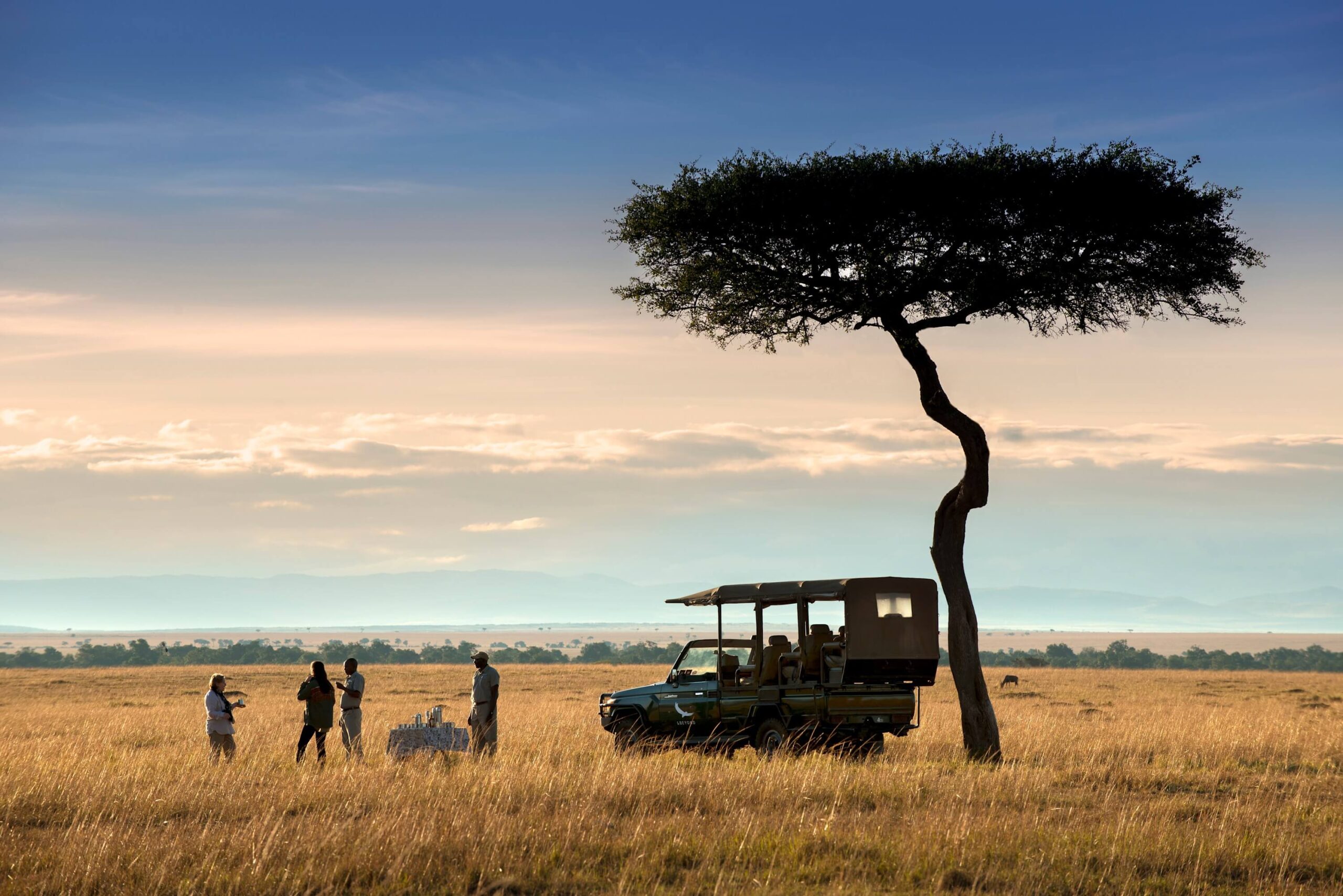 65b1a427a44bb8421c9ab8e8_Kenya-Bateleur-Camp-guest-delight-coffee-stop-at-sunrise